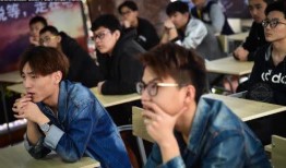 娱乐吃瓜酱老教授说上课,课堂上的趣味教学新风尚